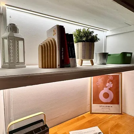 Akonelia - Chora Center