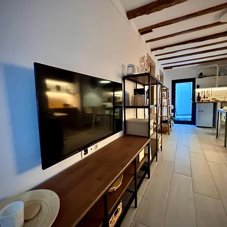 Akonelia - Chora Center Apartman